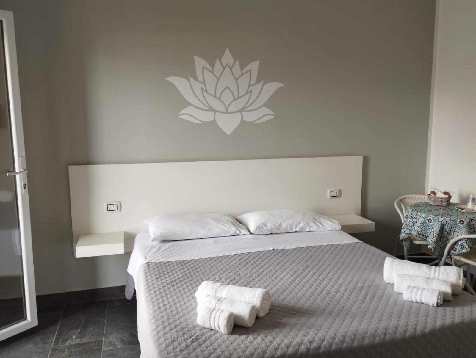 Fiore Di Loto Rooms Carini Εξωτερικό φωτογραφία