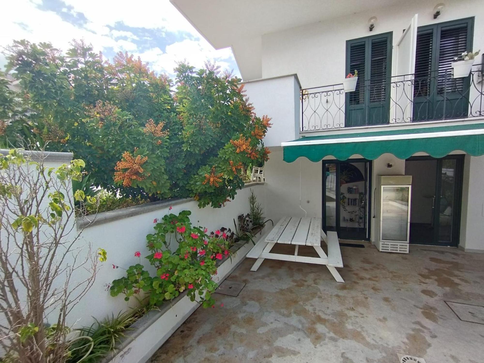 Fiore Di Loto Rooms Carini Εξωτερικό φωτογραφία